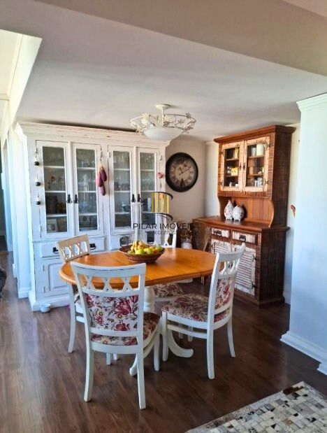 Apartamento com 3 quartos e 283m² à venda em Independência, Porto Alegre.