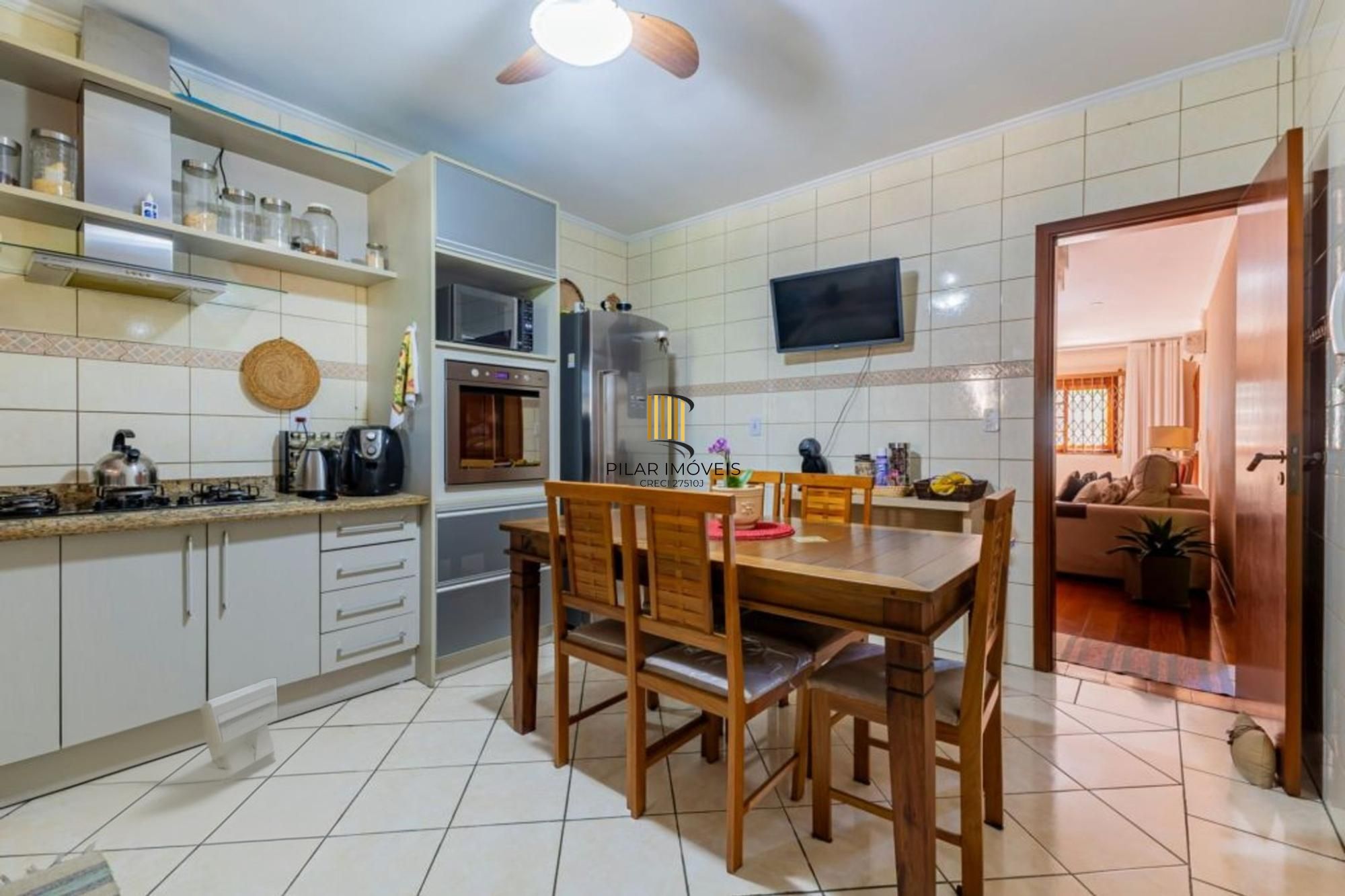 Casa com 1.640,00m², 3 dormitórios, 4 vagas à venda Rua Marista.