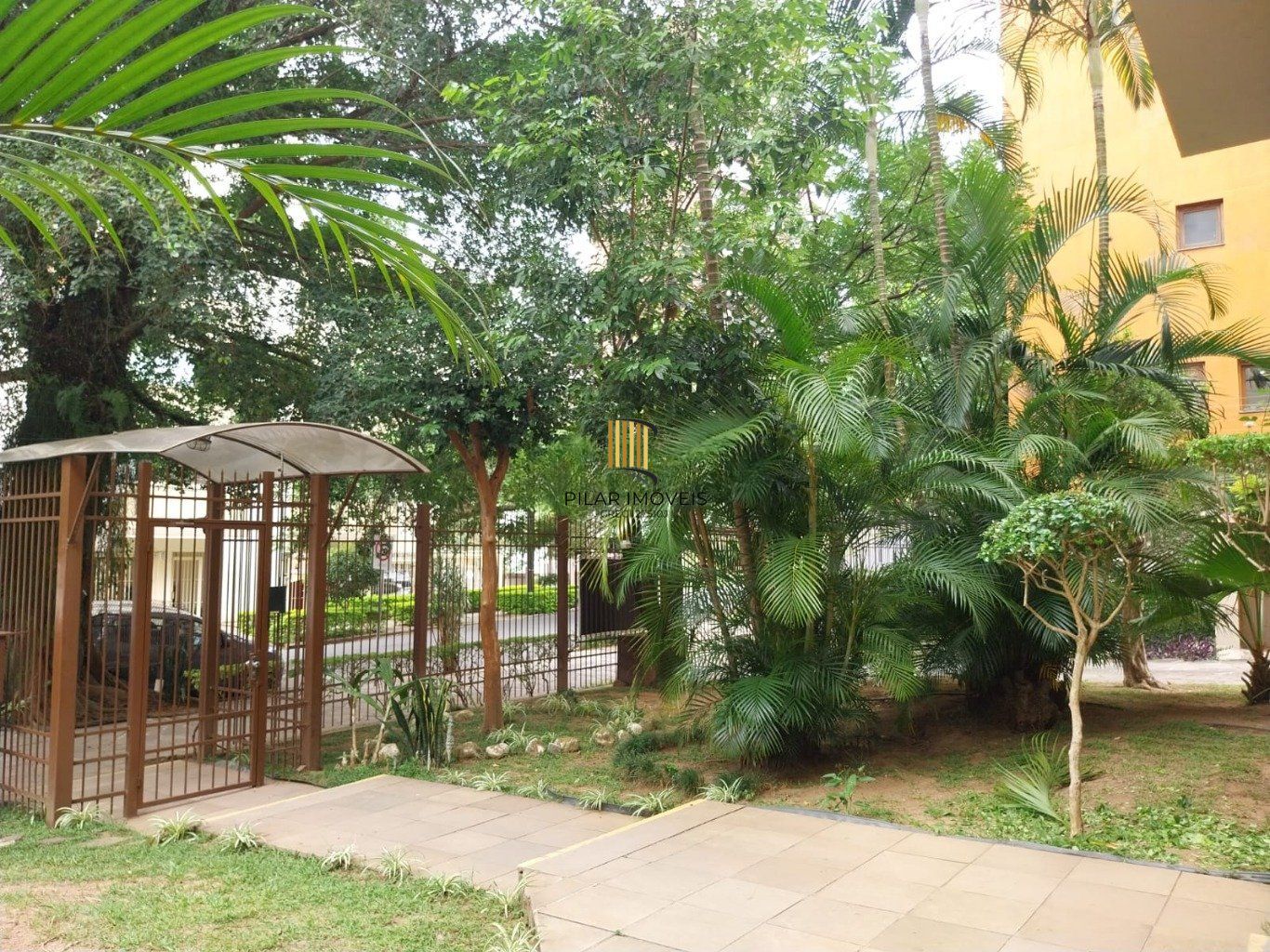 Apartamento à venda com 2 dormitórios 81 m² no Bairro Petrópolis