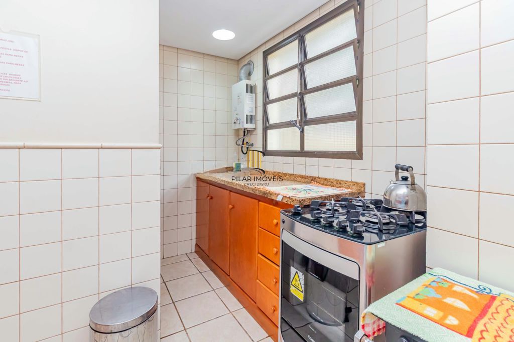 Apartamento com 3 quartos, vaga e elevador no Bairro Menino Deus