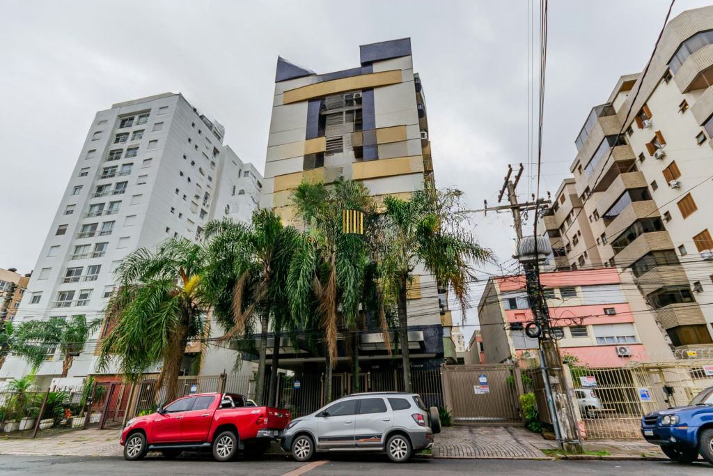 Apartamento com 3 quartos 2 vagas e elevador e gás central no Bairro Santana