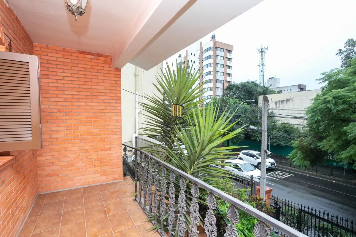 Casa à venda com 280m², 4 quartos e 2 vagas no bairro Auxiliadora