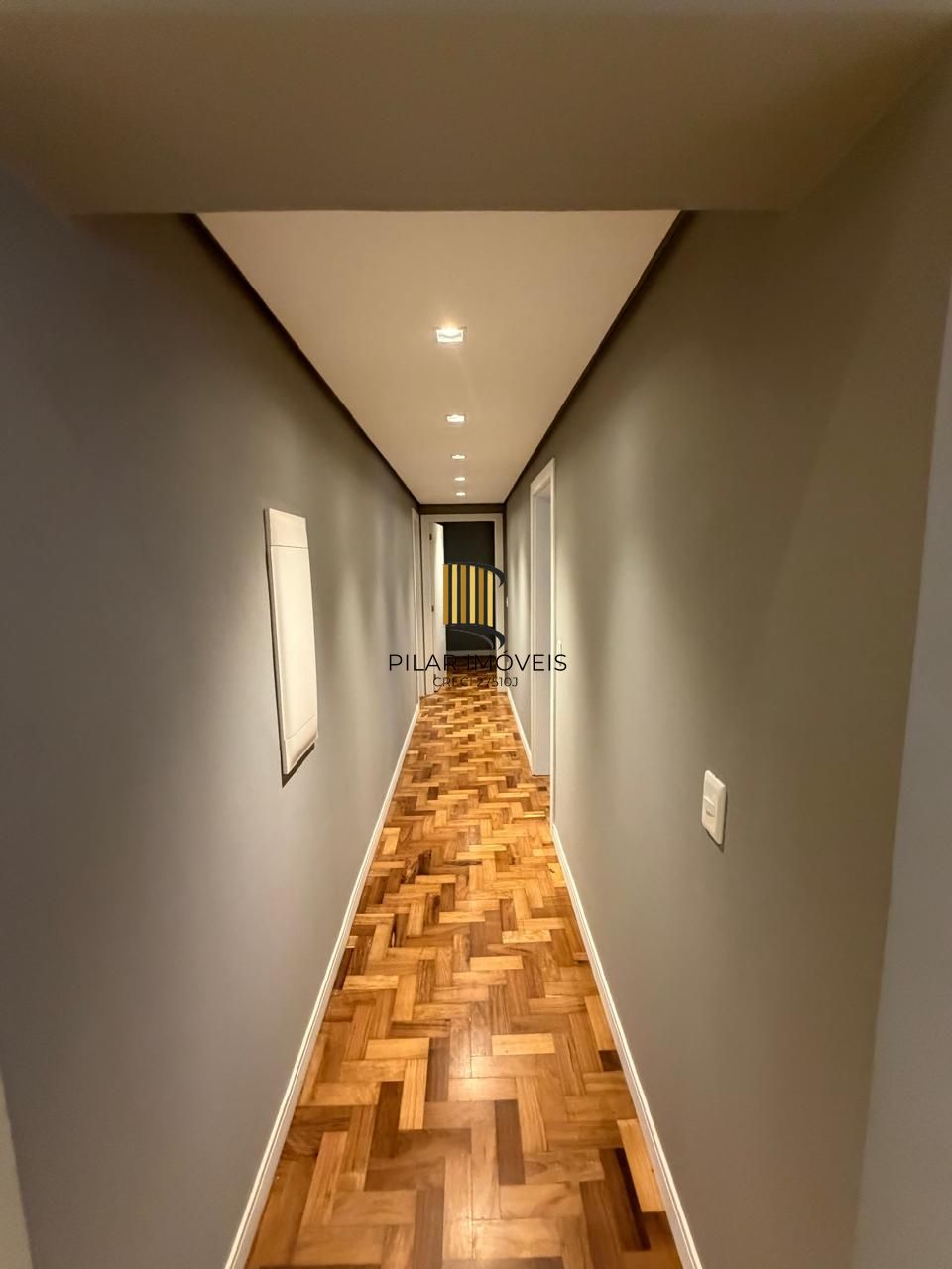 Apartamento 3 Dormitórios Reformado no Centro Histórico