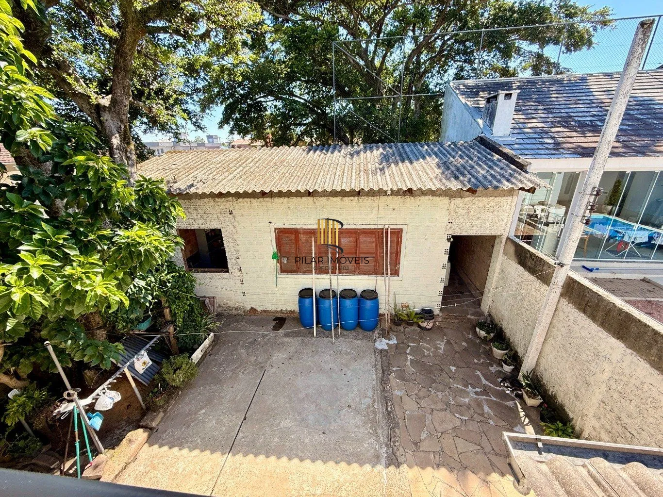 Casa de 4 dormitórios e 3 vagas de garagem em Canoas.
