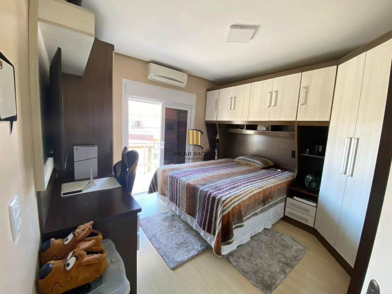 Casa de 3 quartos, 2 vagas de garagem cobertas no bairro Mato grande em Canoas.