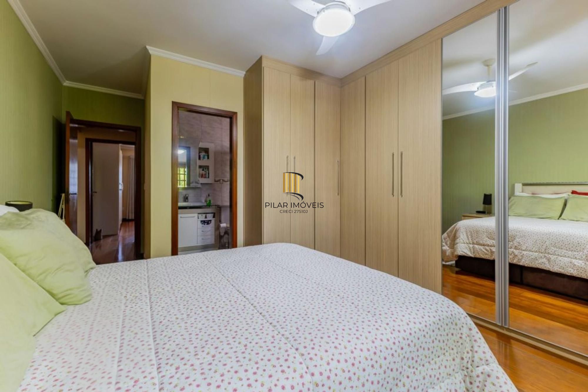 Casa com 1.640,00m², 3 dormitórios, 4 vagas à venda Rua Marista.