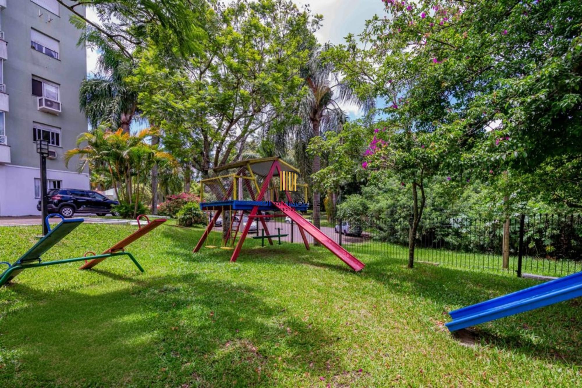 Apartamento semi mobiliado de 3 quartos, elevador, 1 vaga no bairro Cavalhada