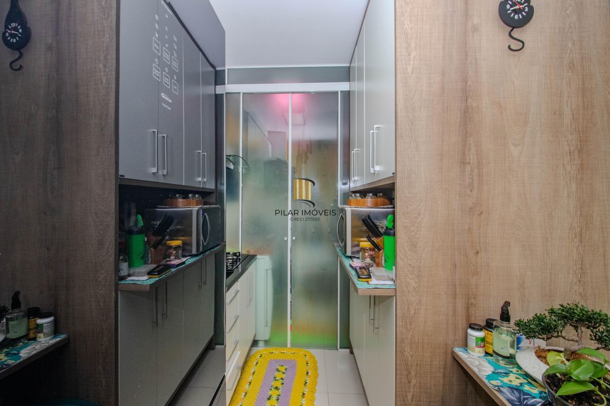 Apartamento com 67m², 3 dormitórios com vaga de garagem no bairro Morro Santana