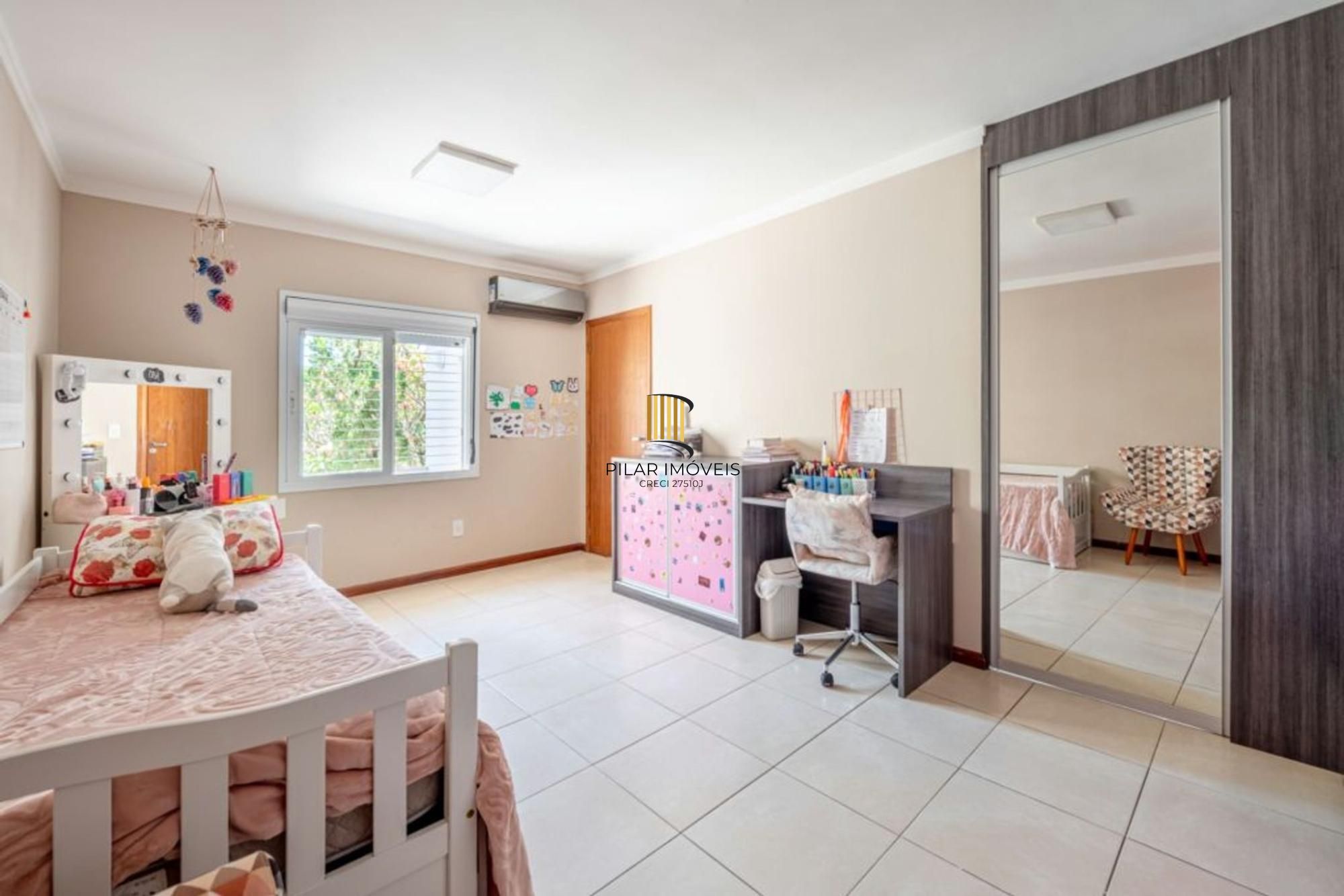 Casa 3 Dormitórios com Suíte e Piscina no Teresópolis