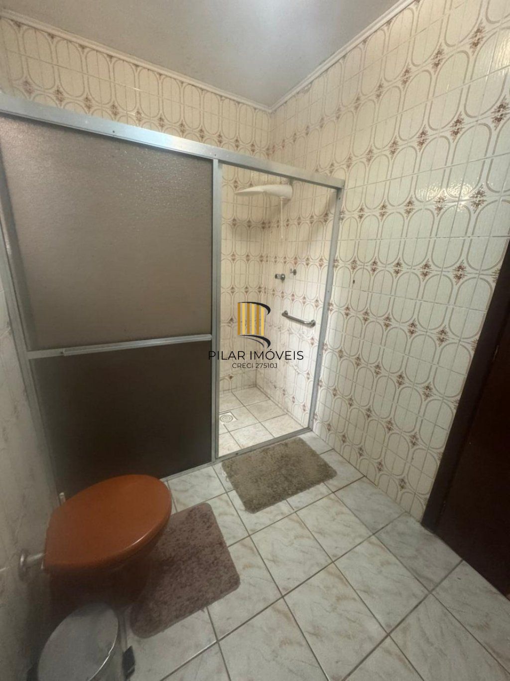 Casa de 5 dormitórios e 4 vagas de garagem em Canoas.