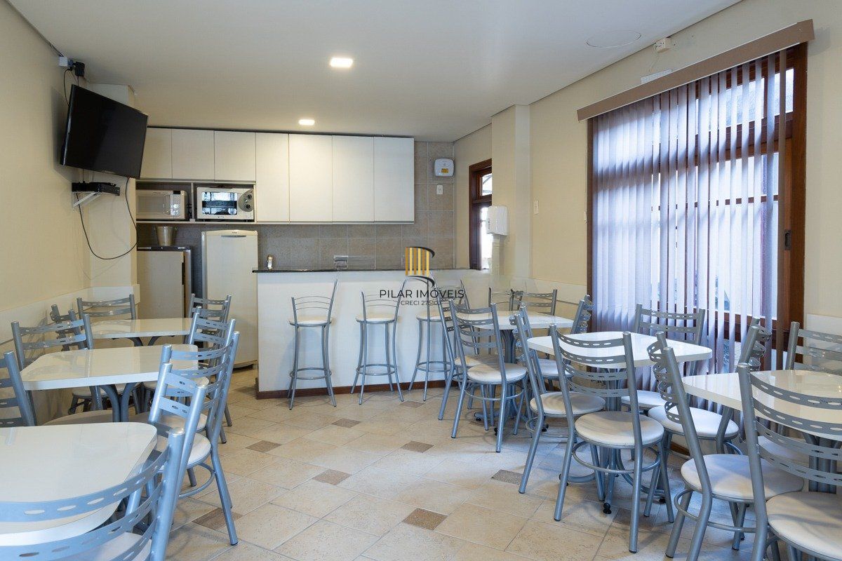 Apartamento de 3 quartos, elevador, churrasqueira, 2 vagas  no bairro Lindóia