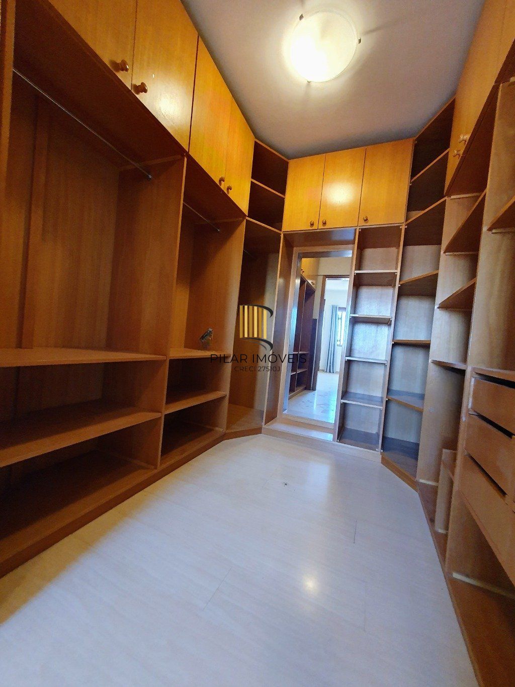 Apartamento com 3 quartos com 1 vaga de garagem localizado no centro de Canoas