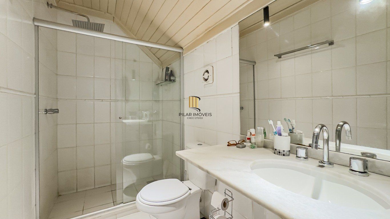 Casa em Condomínio, 3 Quartos, Suíte e 3 Vagas no Jardim Carvalho, Porto Alegre