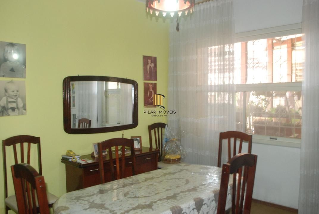 Casa com 4 Quartos e 4 vagas de garagem no Bairro Vila Ipiranga