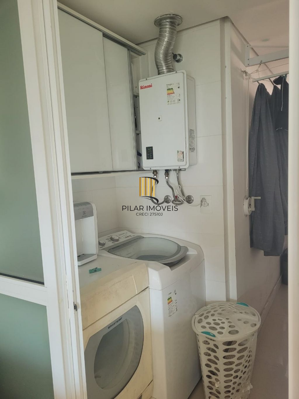 Apartamento com 4 dormitórios e 3 vagas de garagem no Bairro Petrópolis