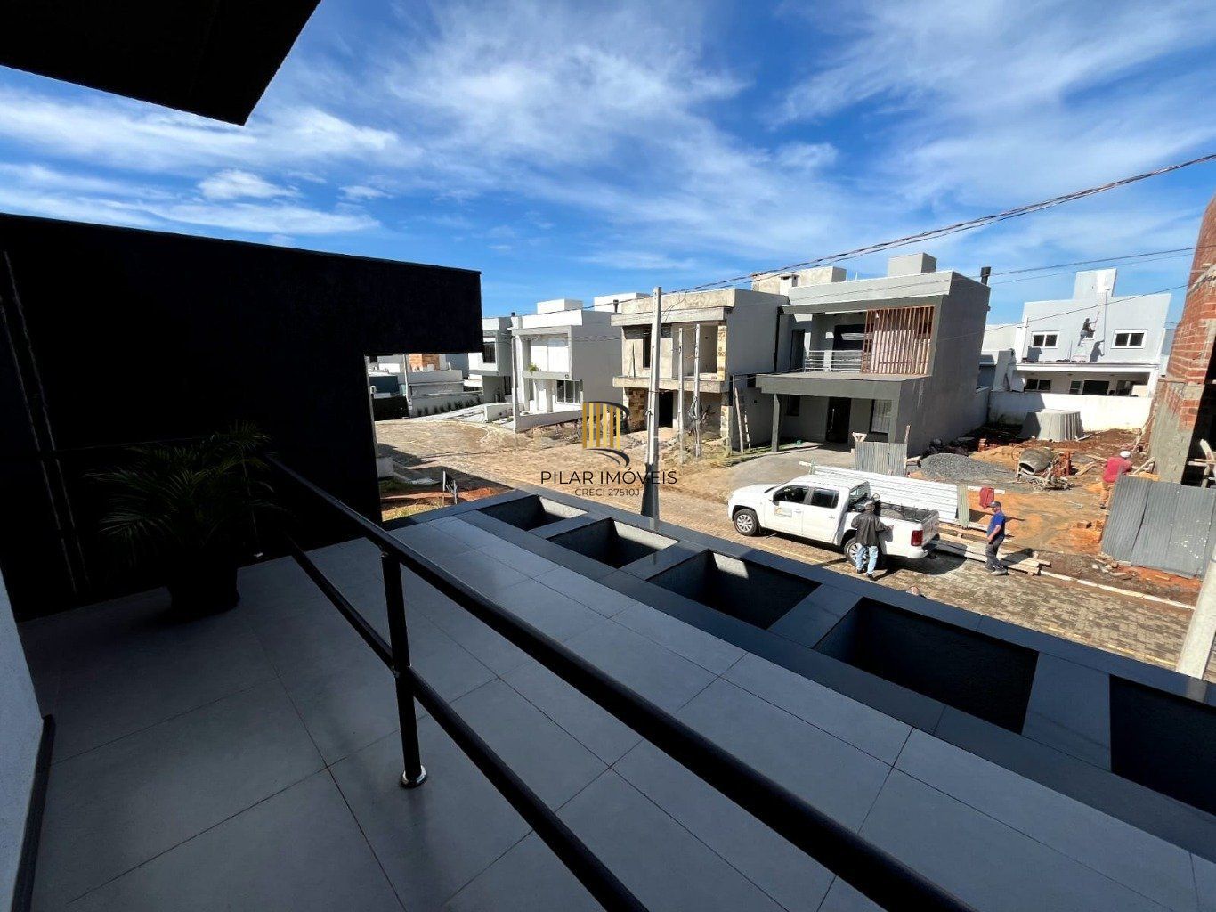 Casa de 3 dormitórios e 4 vagas de garagem em Gravataí.