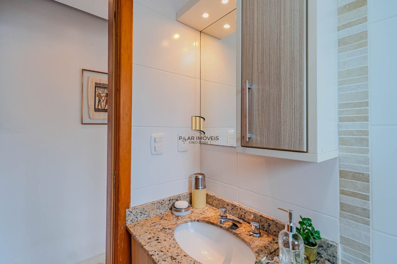 Apartamento com 1 dormitório e 1 vaga de garagem no Bairro Higienópolis