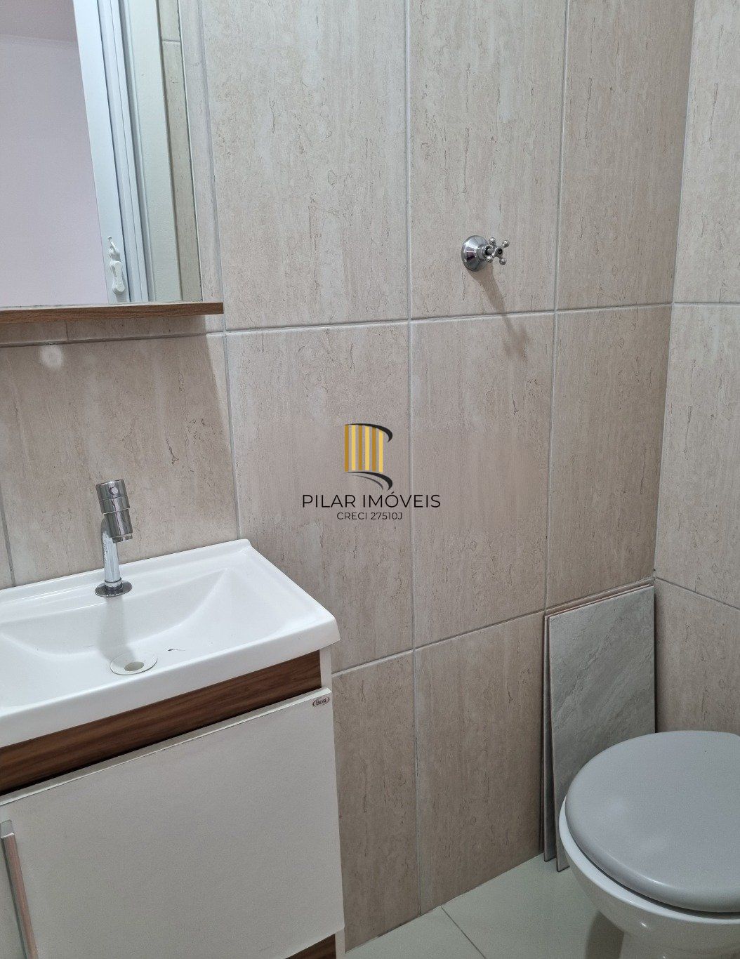 Apartamento semi mobiliado JK de 1 dormitório no Bairro Cidade Baixa