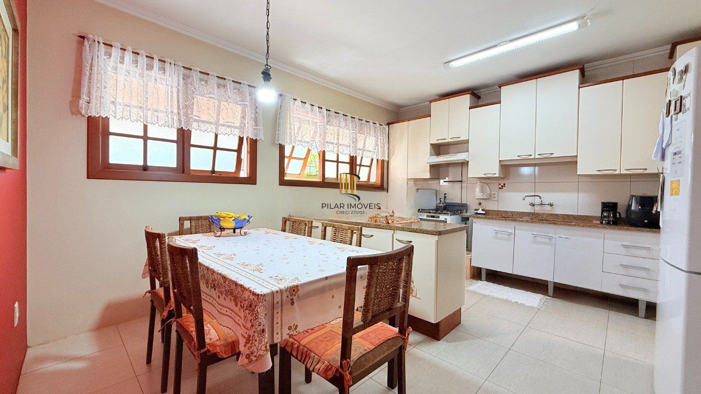 Apartamento com 3 dormitórios, 1 suíte e 268m² à venda em Higienópolis.