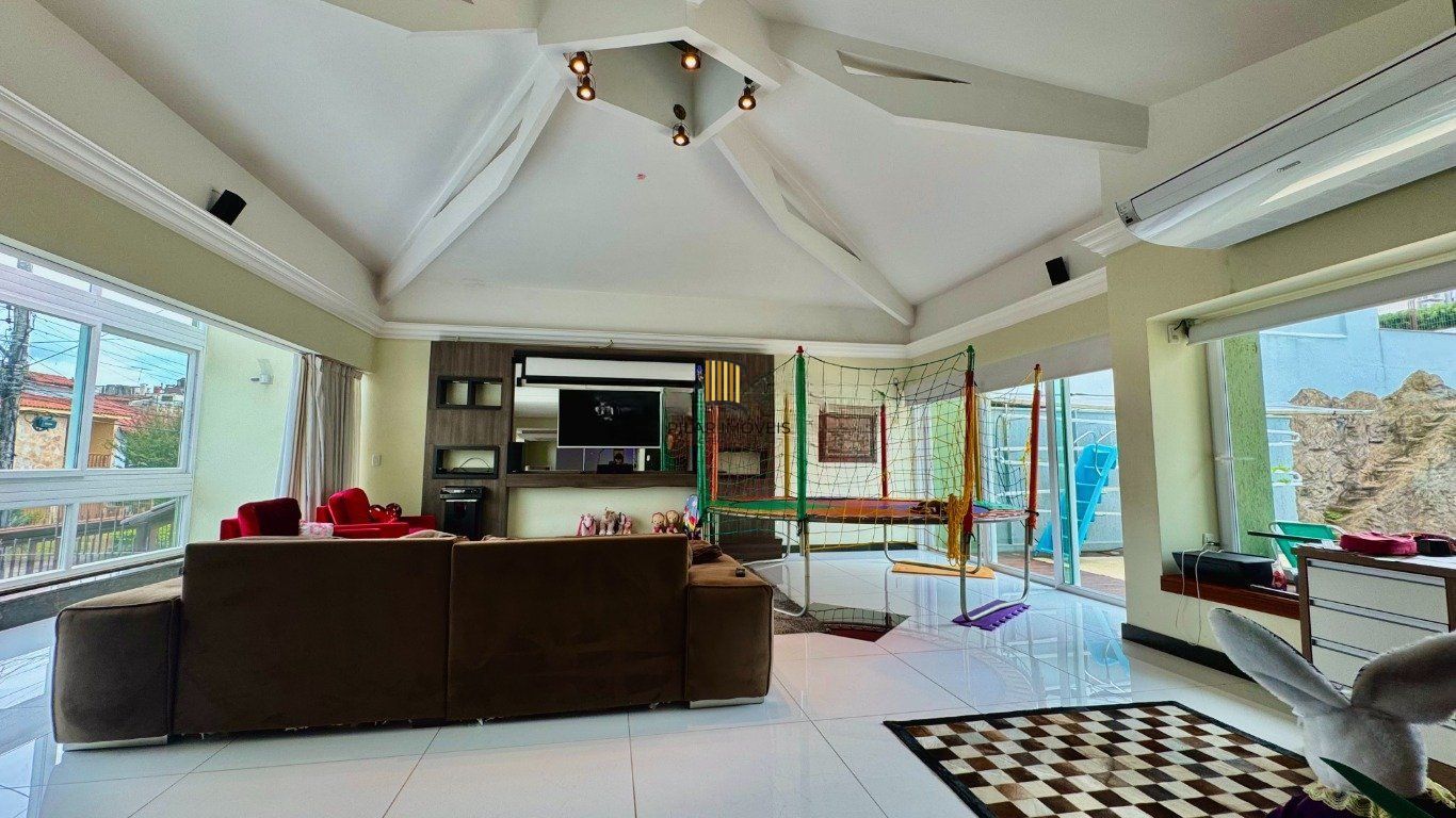 Casa com 4 Quartos e 4 banheiros, 600 m² por R$ 3.790.000 no Jardim Lindóia.