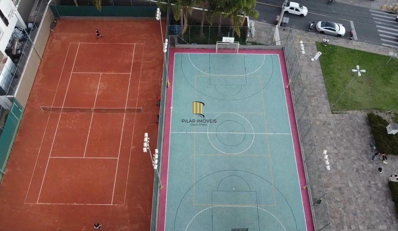 Apartamento com 3 quartos, 3 suítes e 128m² à venda em Menino Deus.