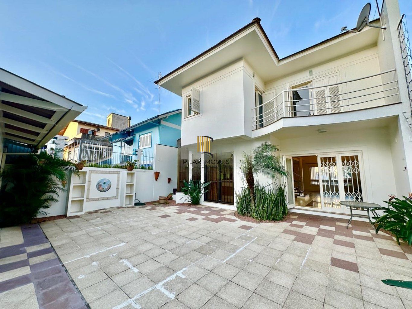 Casa de 3 dormitórios, 2 vagas de garagem em Canoas