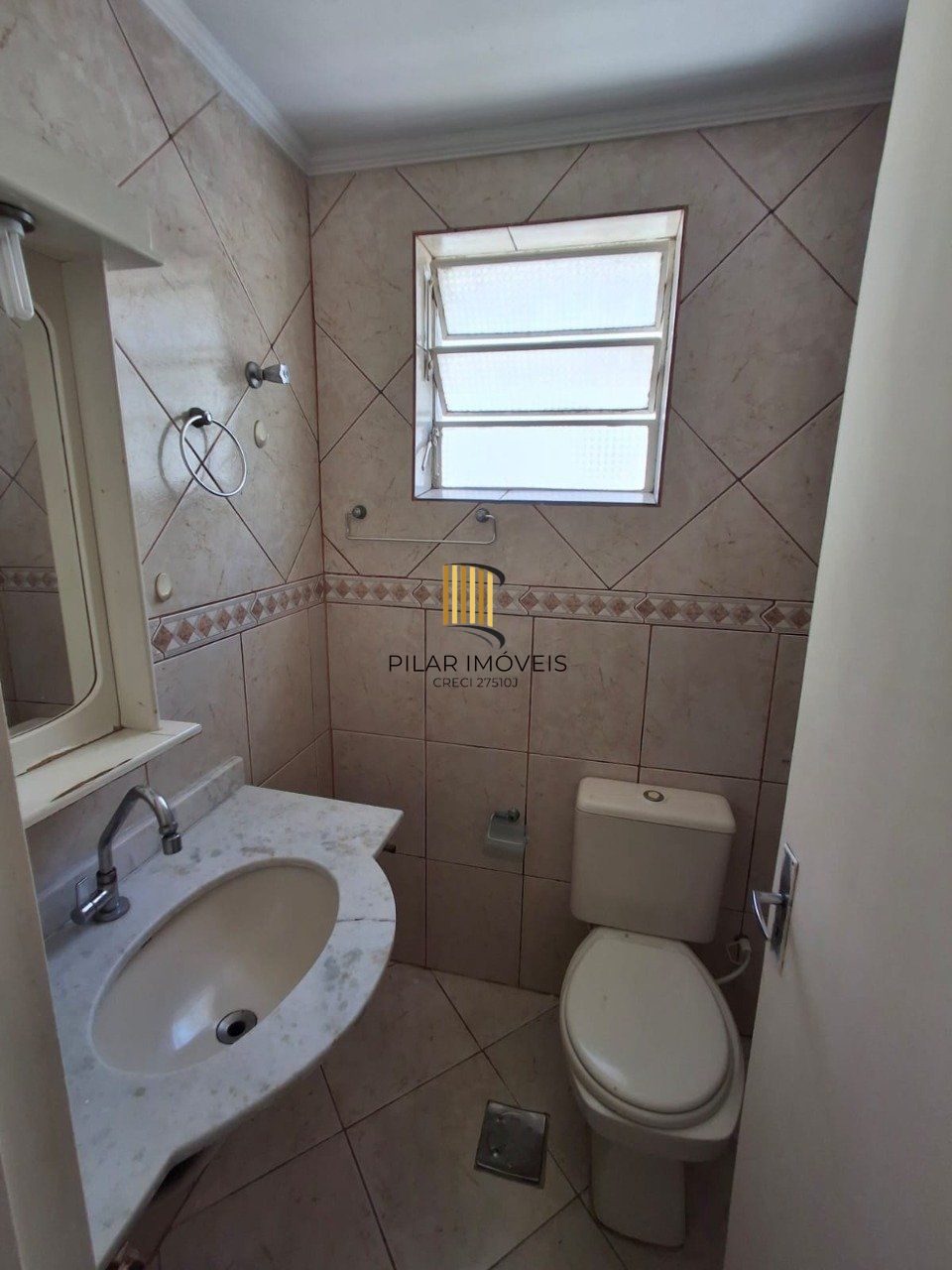 Apartamento á venda 59m², 2 dormitórios no Passo da Areia