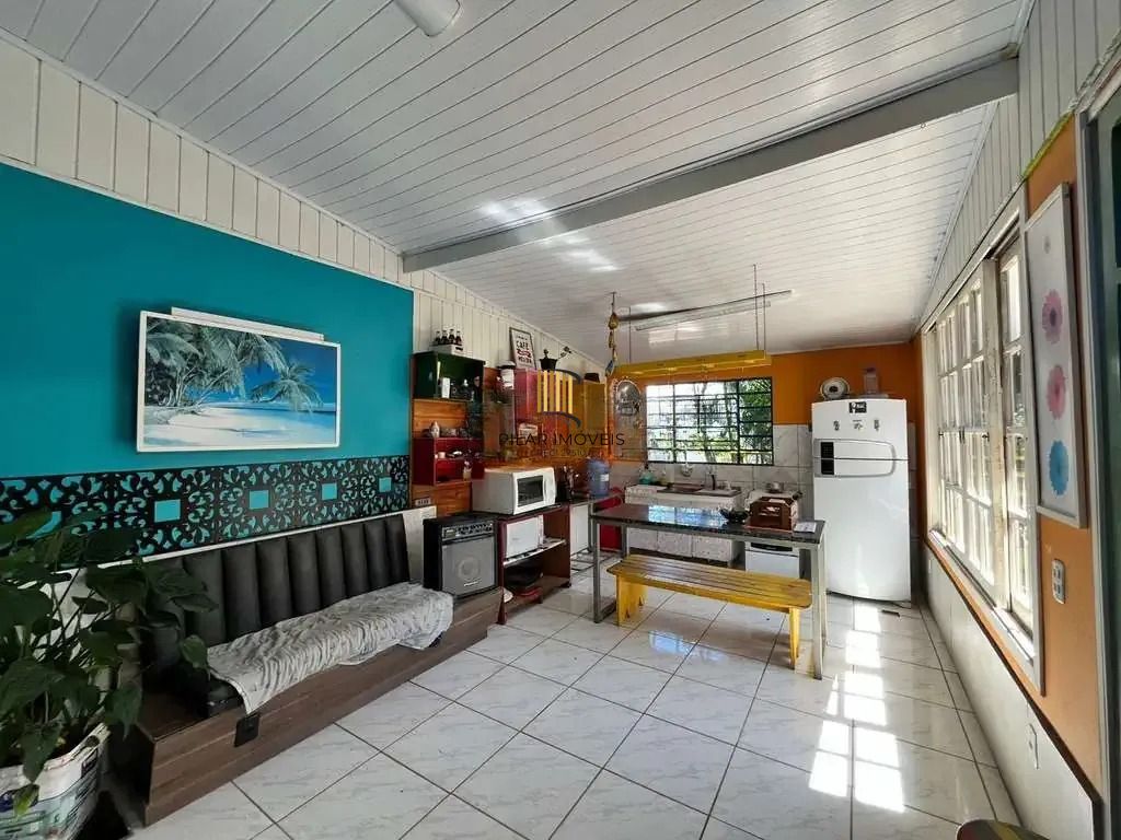 Casa com 3 quartos, vaga coberta e com muro no bairro Campos Novo