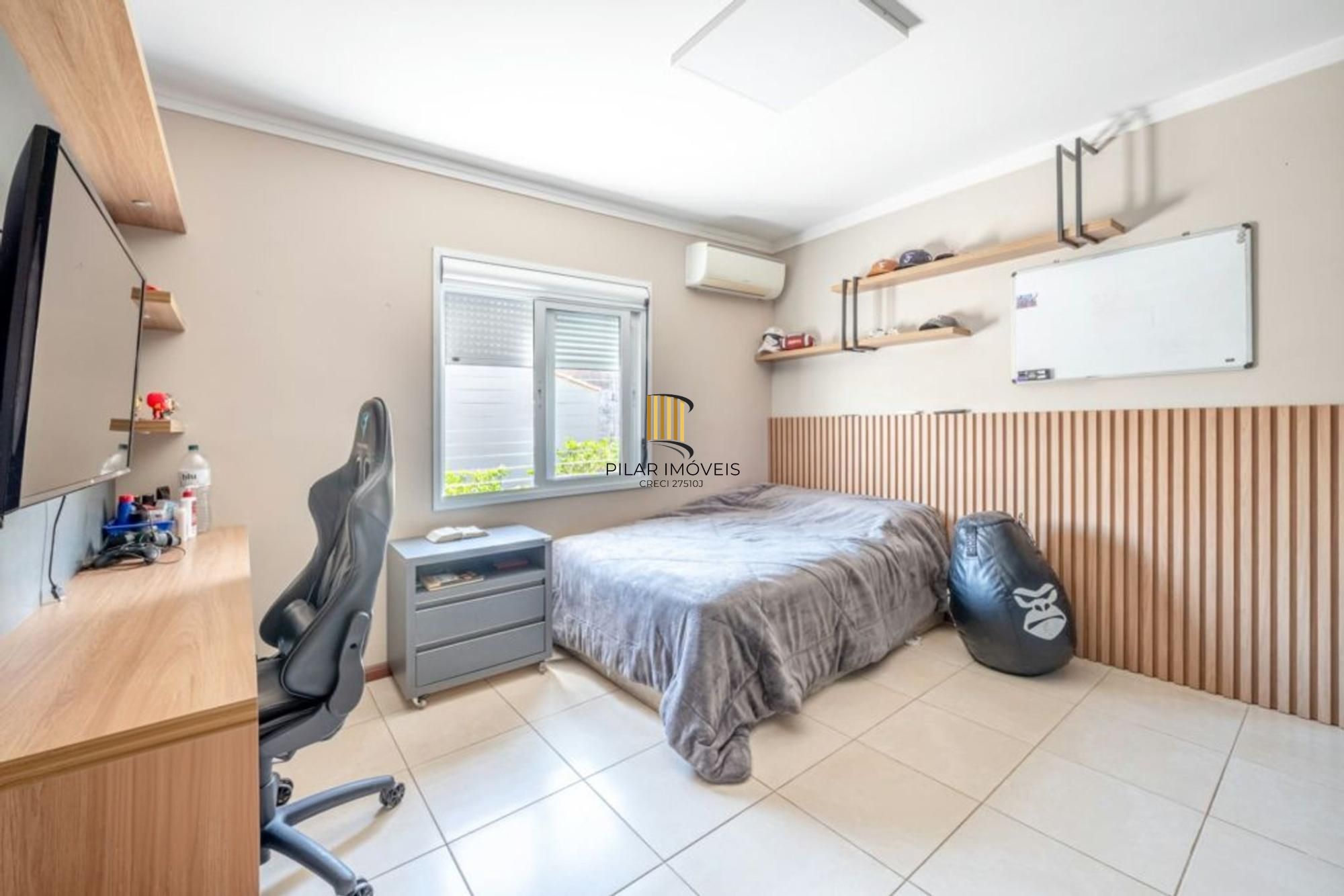 Casa 3 Dormitórios com Suíte e Piscina no Teresópolis