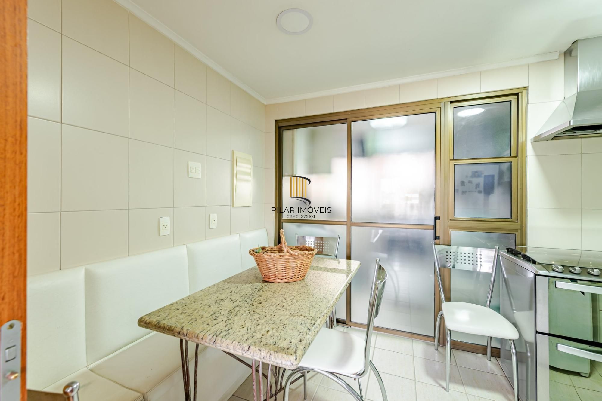 Apartamento 3 Dorm, 2 vagas e Elevador, com Vista para o Guaíba e vaga Dupla.