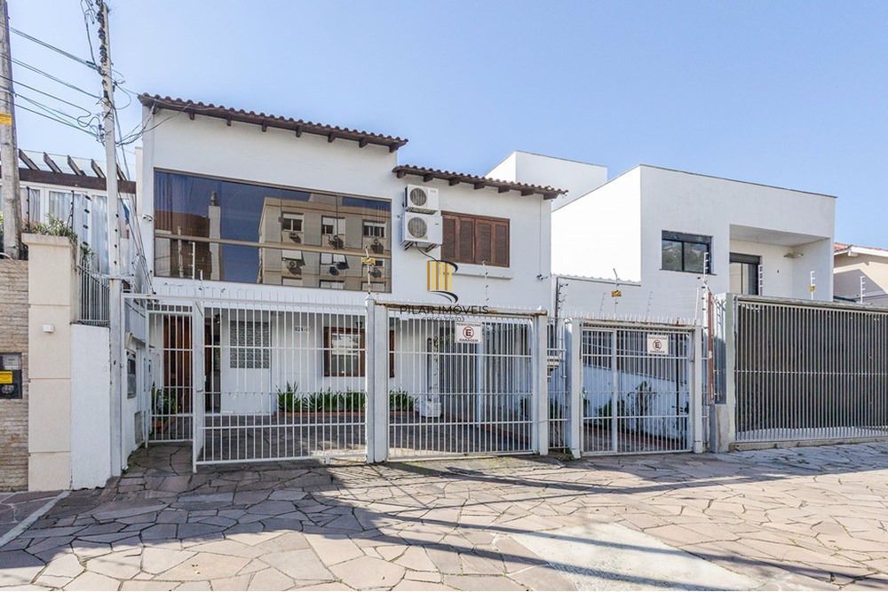 Casa com 4 quartos, 7 vagas e pátio no Bairro Higienópolis