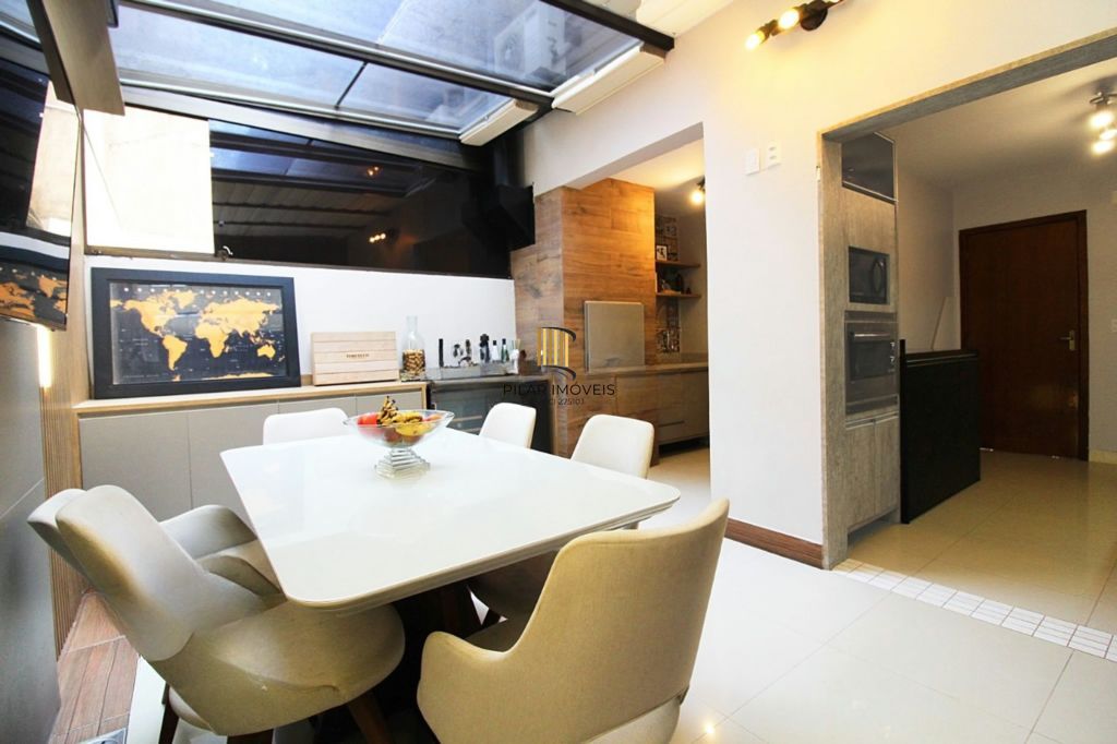 Casa em condominio 03 dormitórios, 1suíte, 2 vagas, 146 m² na Cavalhada.
