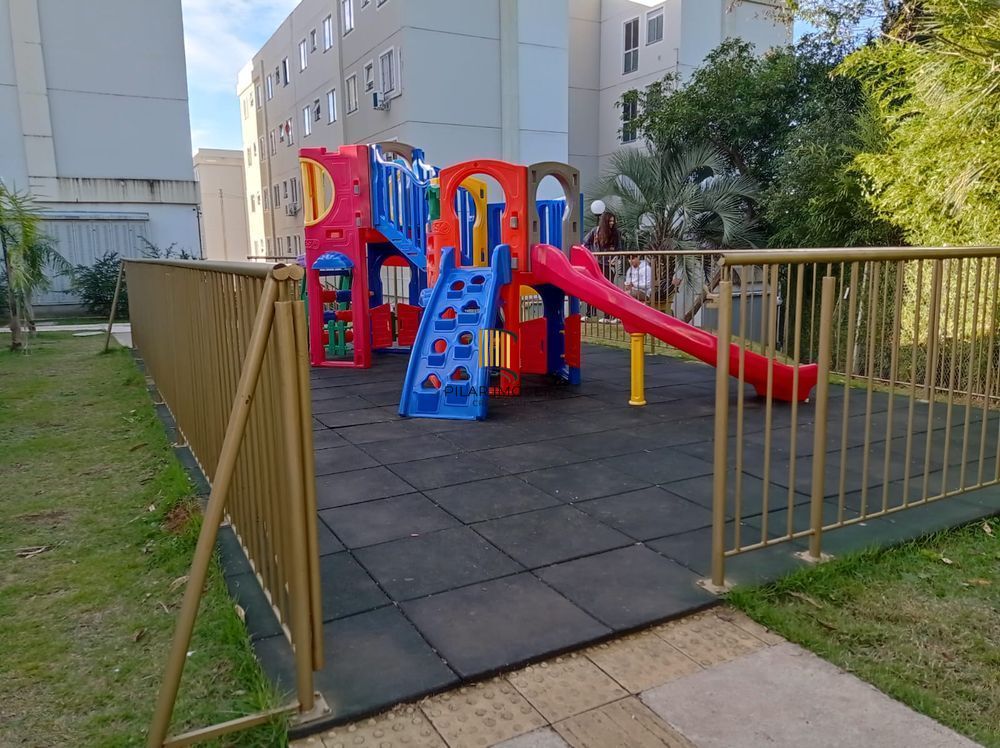 Apartamento de 2 dormitórios com 1 vaga no Bairro Morro Santana.