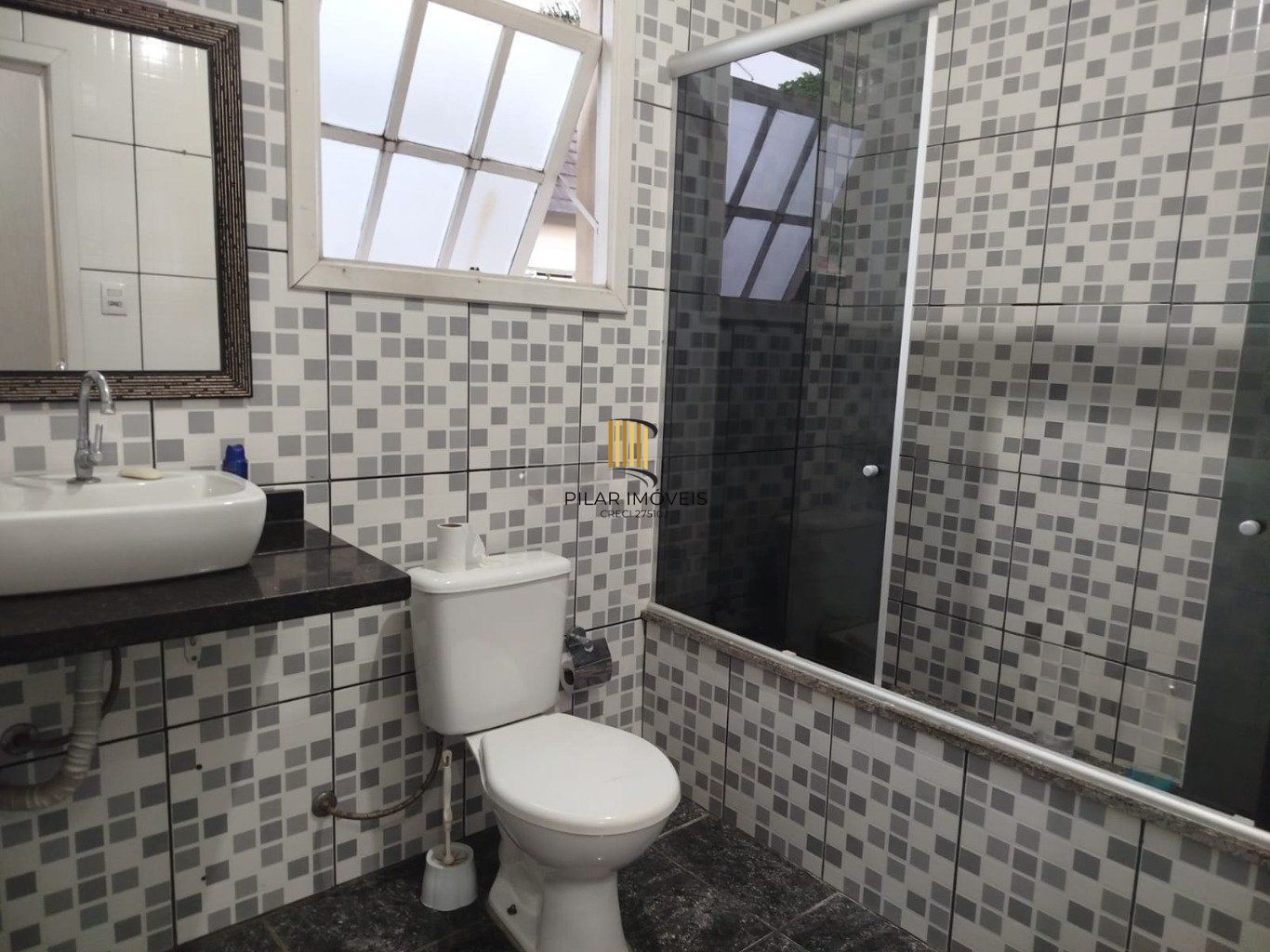 Casa com 156m², 4 dormitórios, 3 vagas no Ecoville.