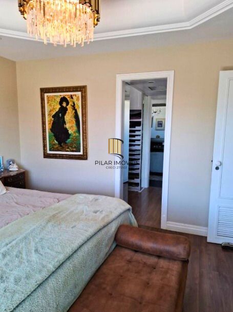 Apartamento com 3 quartos e 283m² à venda em Independência, Porto Alegre.