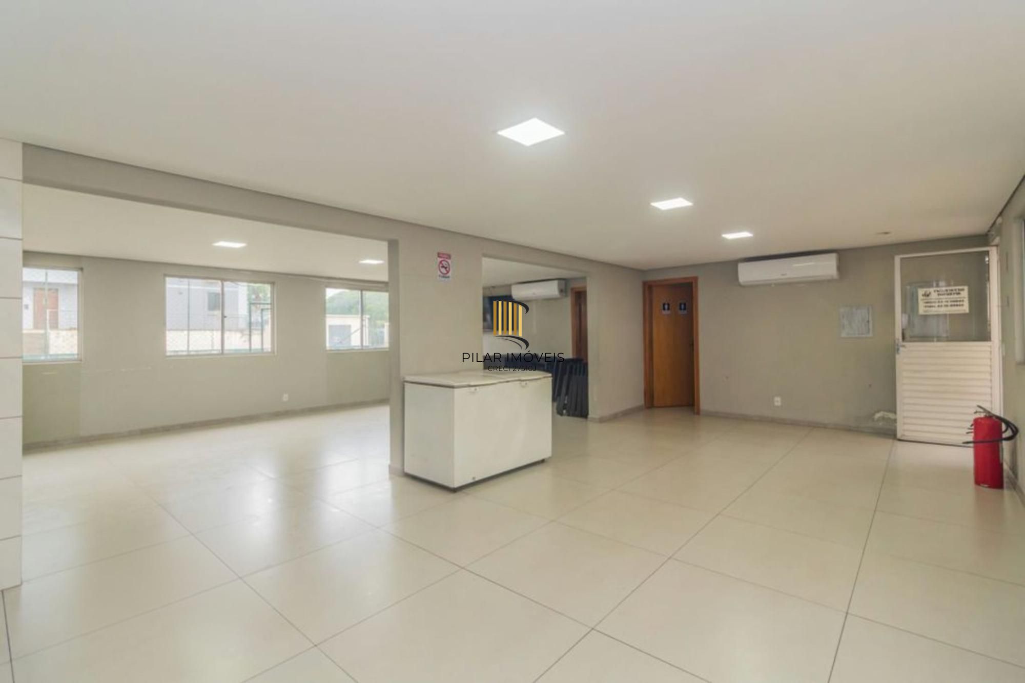 Apartamento com 2 quartos, vaga e salão de festa no bairro Passo das Pedras.