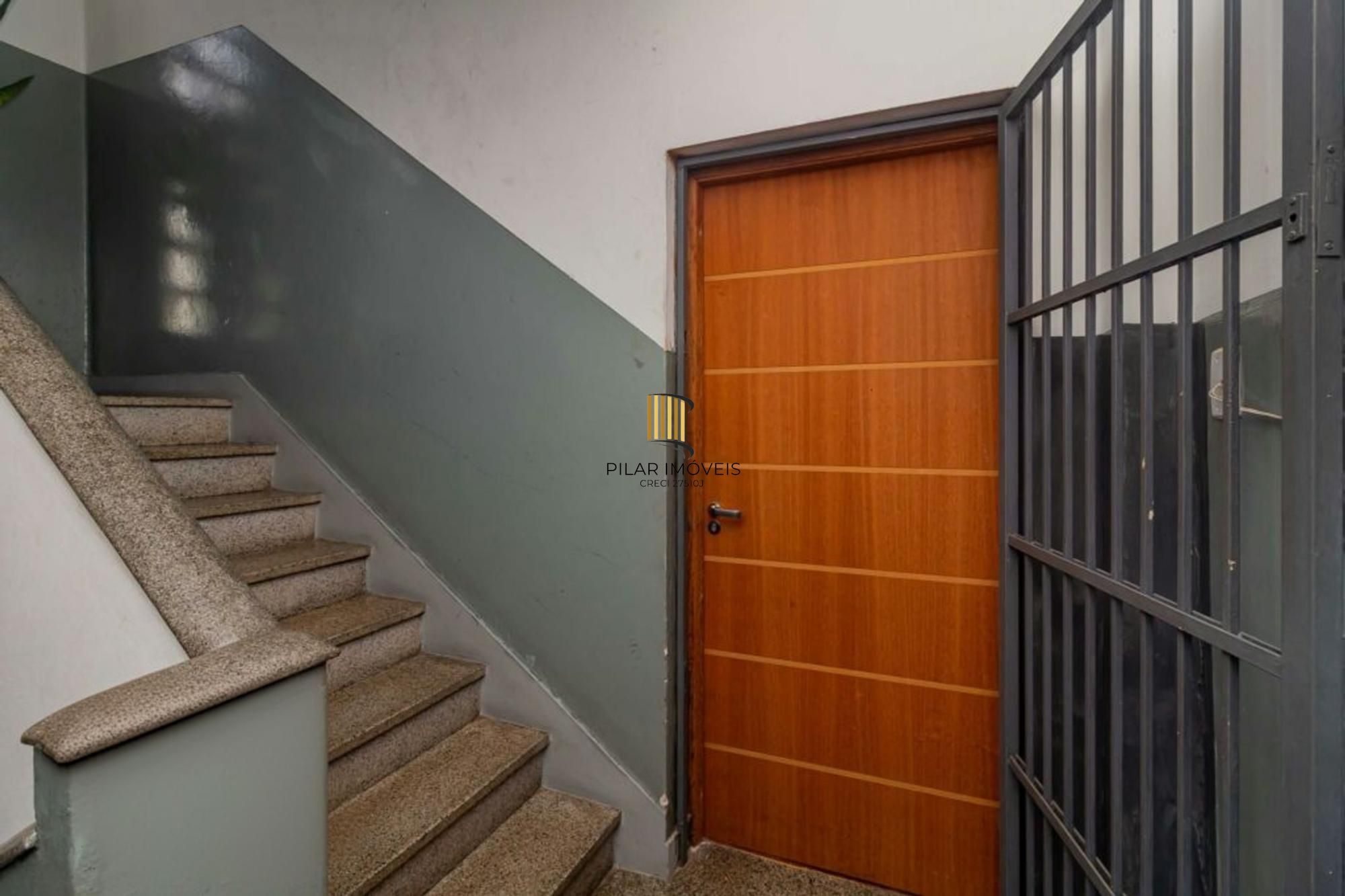 Apartamento semi mobiliado de 2 quartos no bairro Passo da Areia