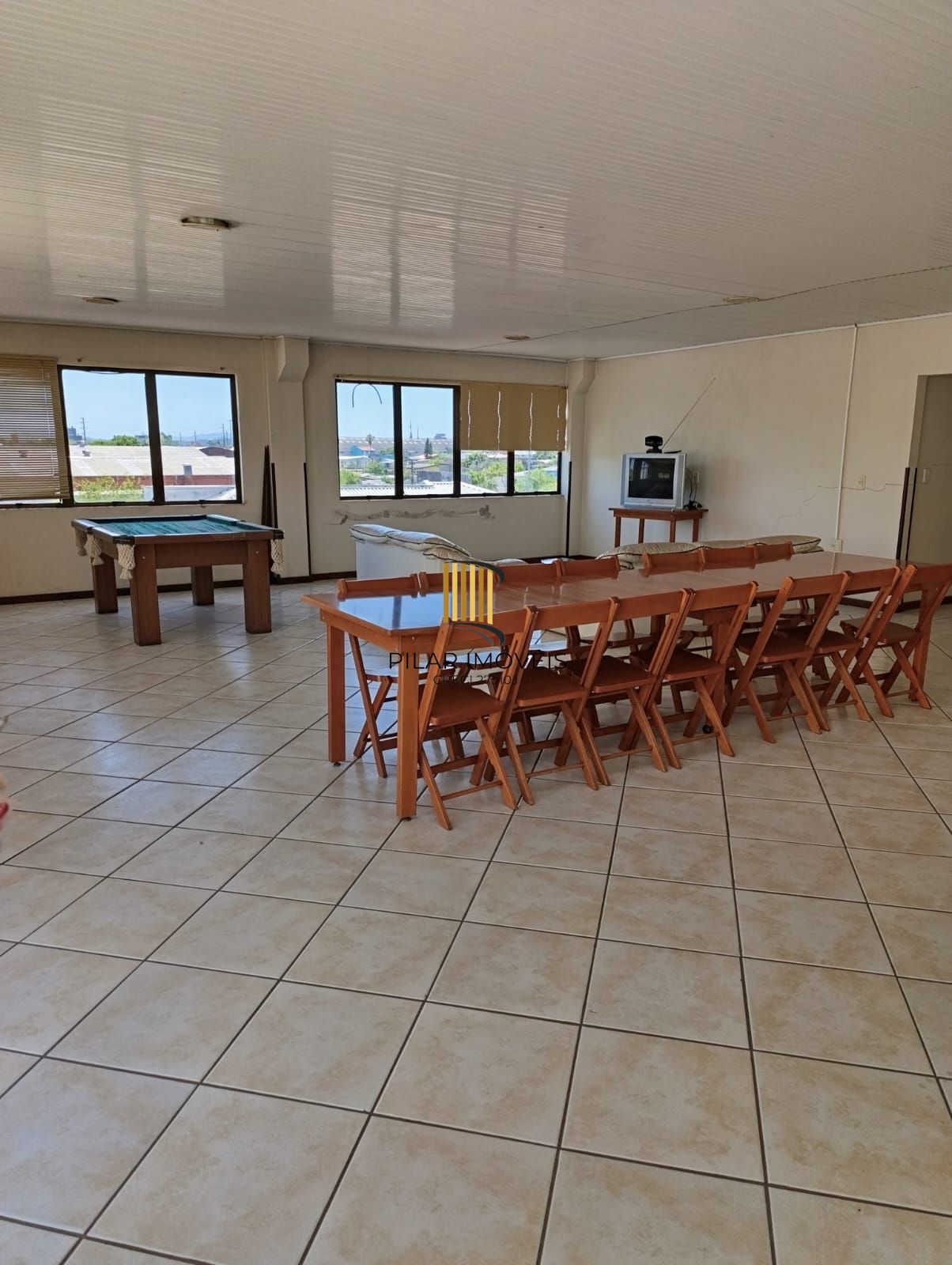 Pavilhão com 2500m de área construida no bairro Sarandi