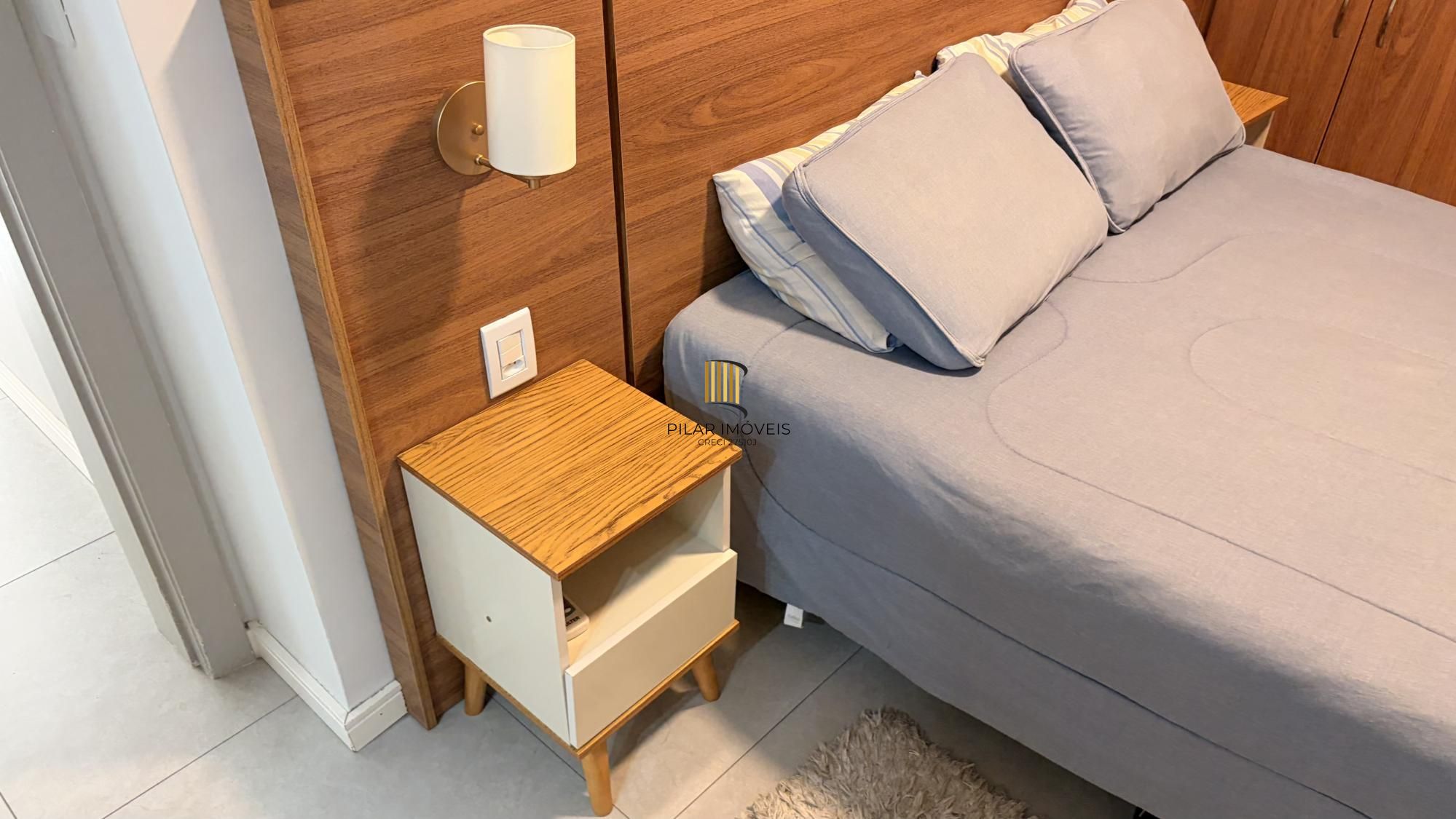 Apartamento com 2 quartos e 1 vaga de garagem no Bairro Sarandí