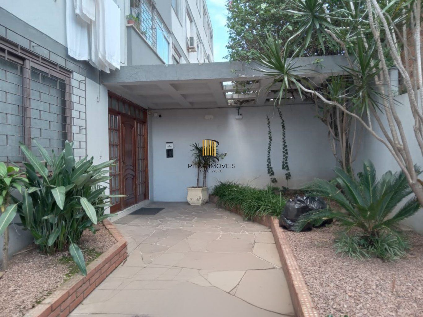Apartamento com 1 quarto e 1 vaga de garagem no Bairro Sarandí