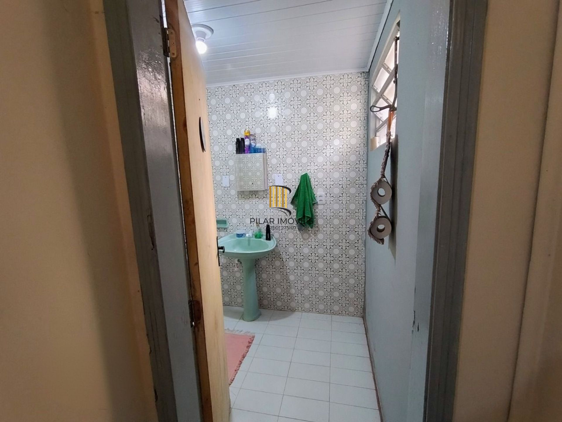 Casa de 3 dormitórios e 4 vagas de garagem em Canoas.