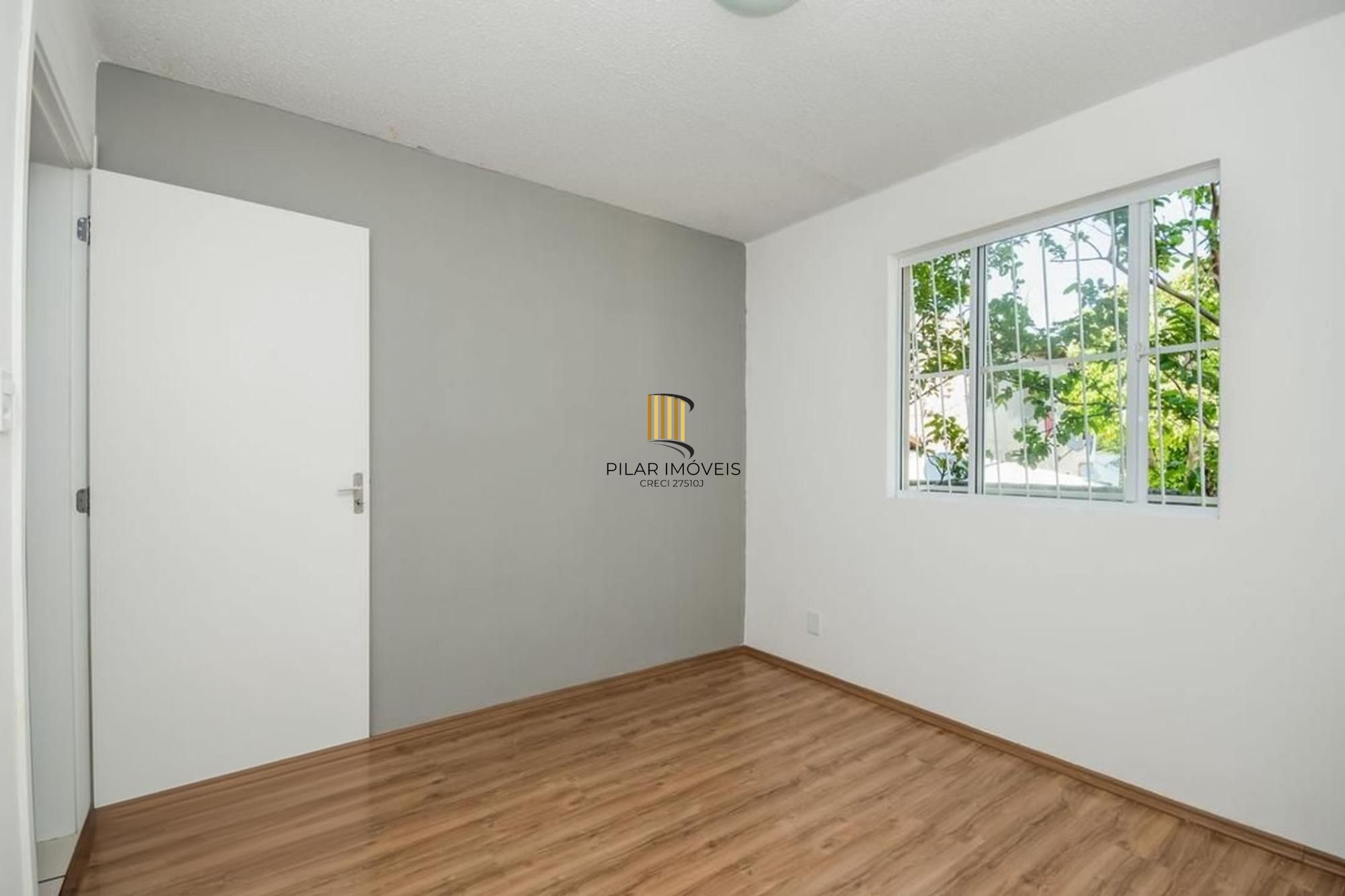 Apartamento térreo de 2 quartos, portaria 24 horas no bairro Glória.