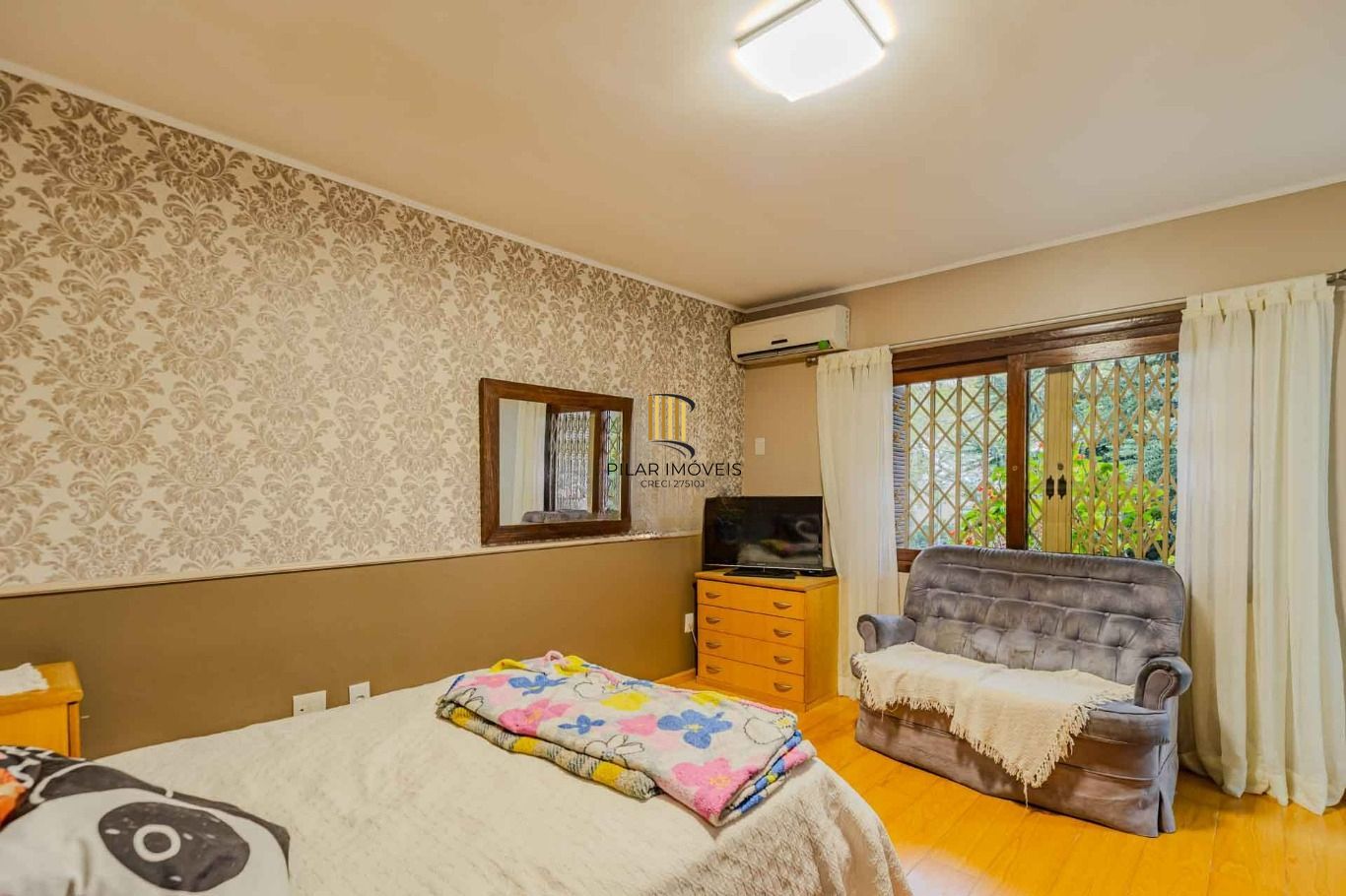 Casa com 3 quartos e 4 vagas no Bairro Vila Ipiranga