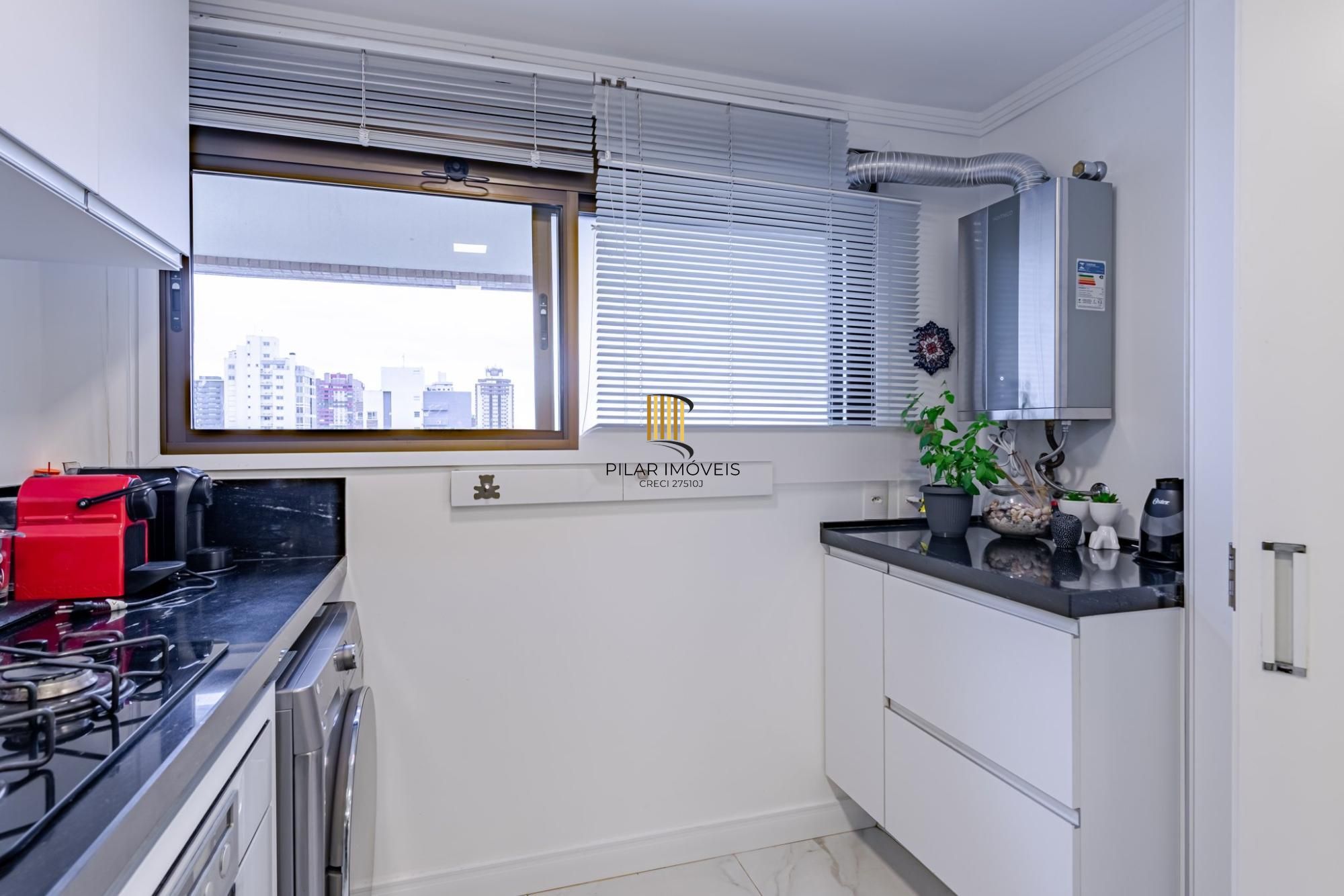 Apartamento de 3 dormitórios no bairro Menino Deus