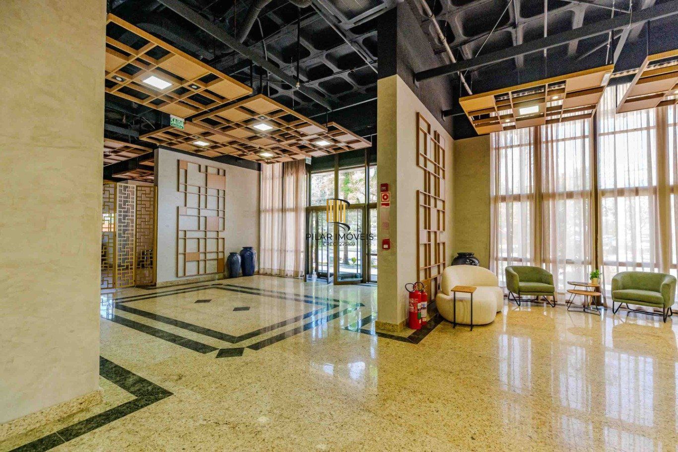 Sala comercial, 2 vagas, elevador e restaurante no bairro Praia de Belas