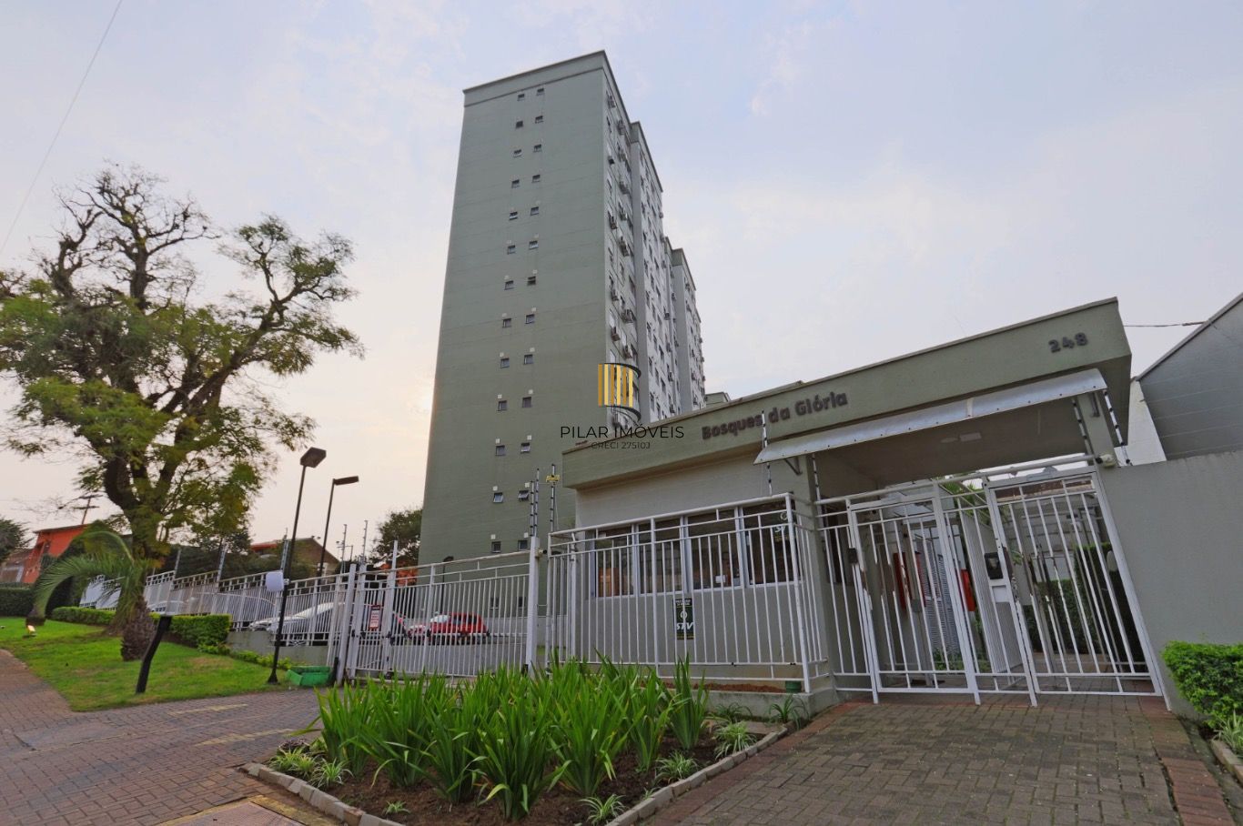 Apartamento com 2 quartos e 48m² à venda em Glória.