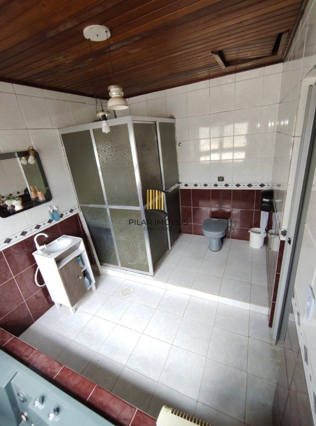 Casa com 3 Quartos, 3 Banheiros, 2 vagas No Bairro Nonoai.