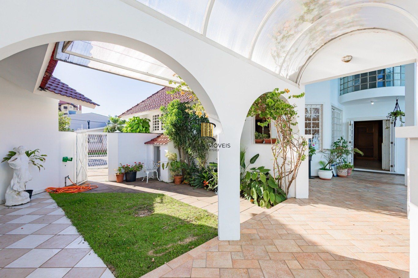 Casa com 3 dormitórios, 2 vagas de garagem no bairro Marechal Rondon em Canoas.