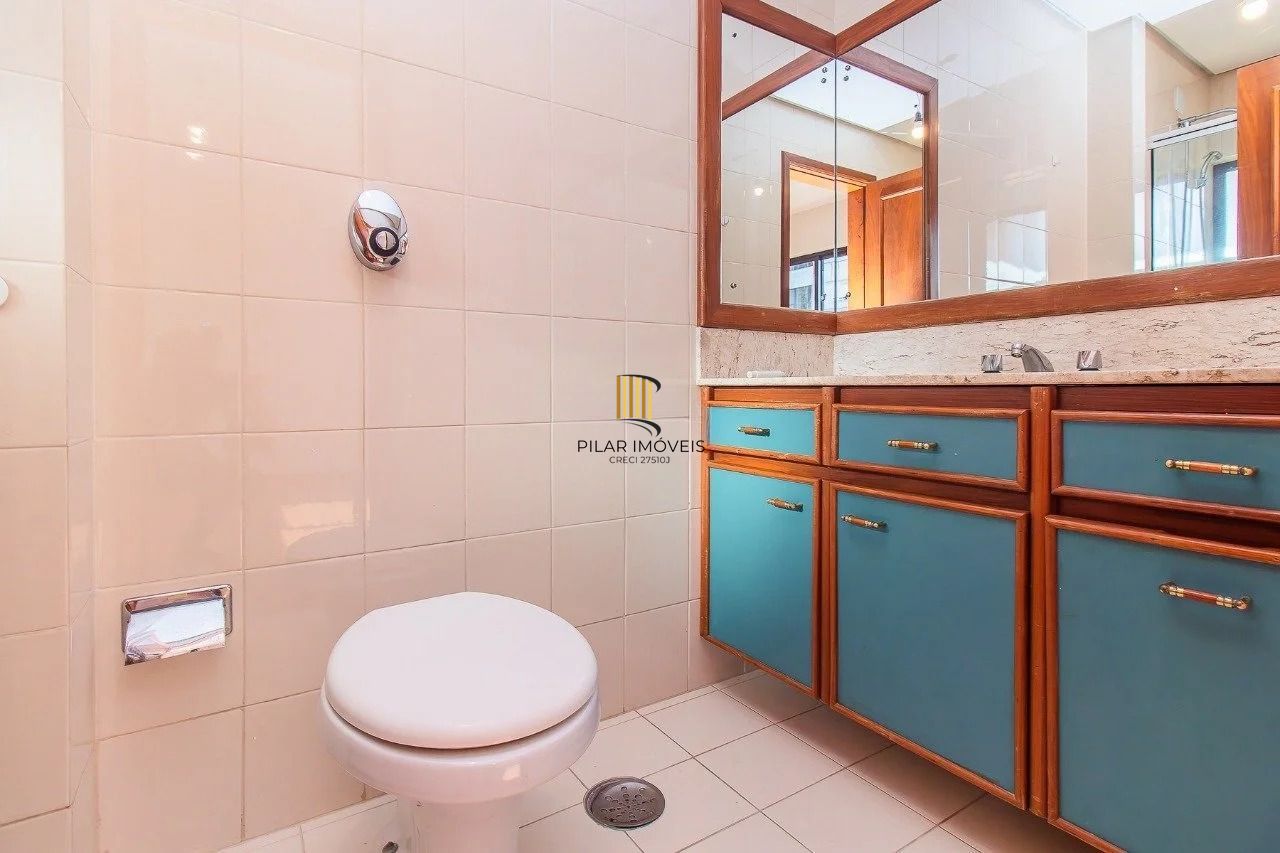 Cobertura de 3 quartos com piscina e 2 vagas no Bairro Mont Serrat.