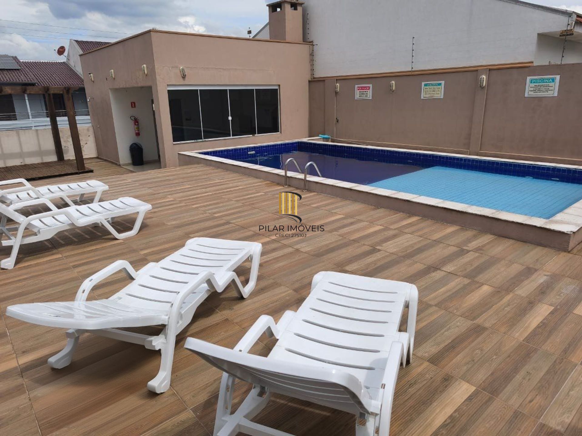 Apartamento de 2 dormitórios, elevador e 1 vaga de garagem em Canoas.